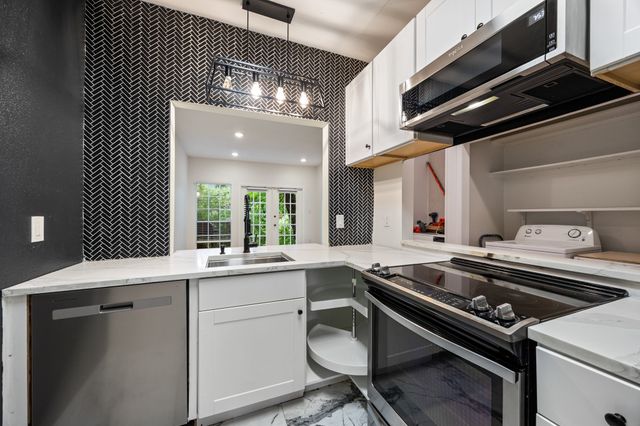 9801 Royal Lane 701, Dallas, TX 75231