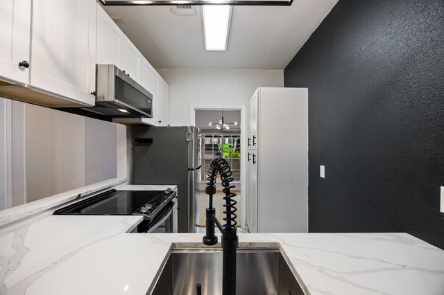 9801 Royal Lane 701, Dallas, TX 75231
