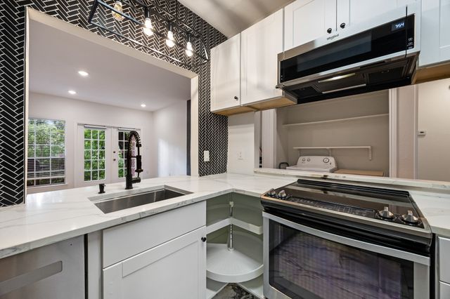 9801 Royal Lane 701, Dallas, TX 75231
