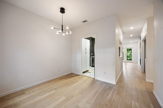 9801 Royal Lane 701, Dallas, TX 75231