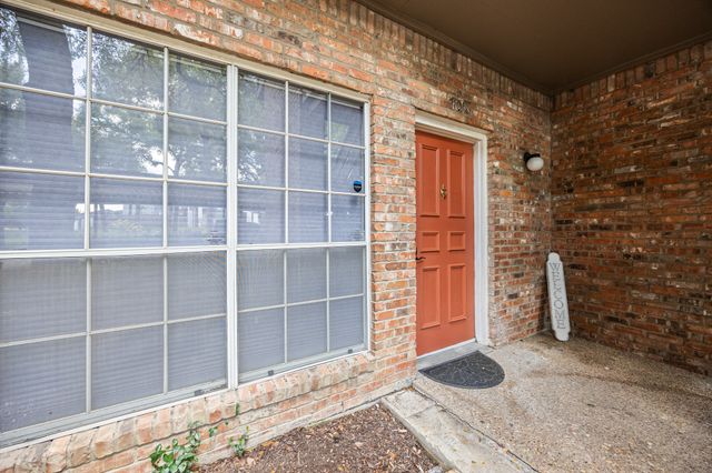 9801 Royal Lane 701, Dallas, TX 75231