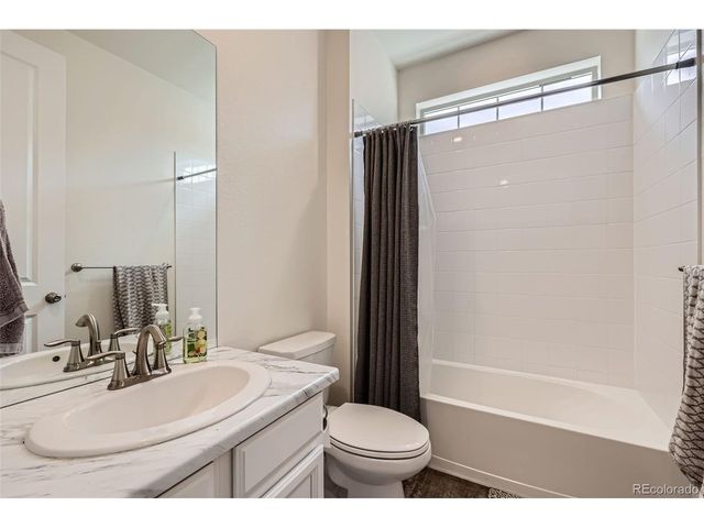 935 Peach Leaf Ln, Elizabeth, CO 80107