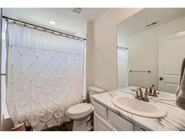 935 Peach Leaf Ln, Elizabeth, CO 80107