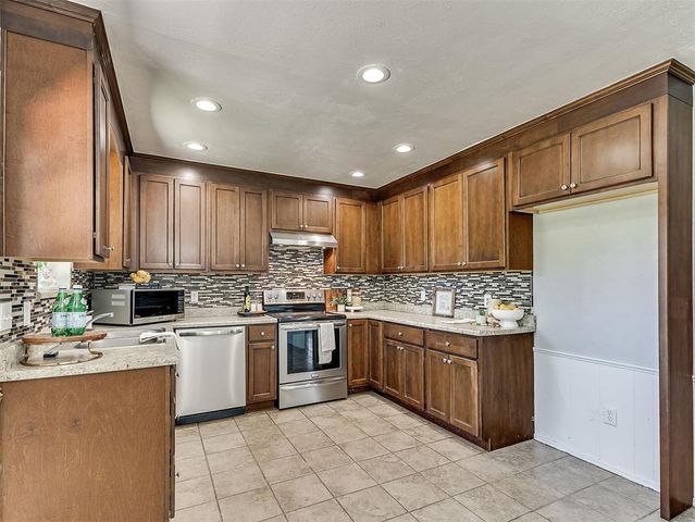 1537 Kingsgate Road, Oklahoma City, OK 73159