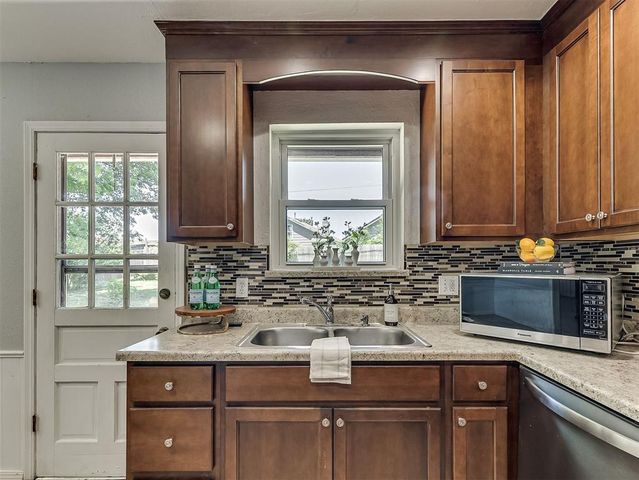 1537 Kingsgate Road, Oklahoma City, OK 73159