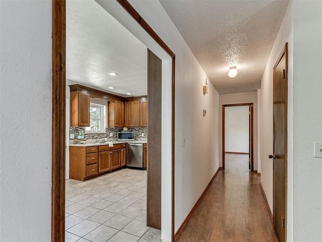 1537 Kingsgate Road, Oklahoma City, OK 73159