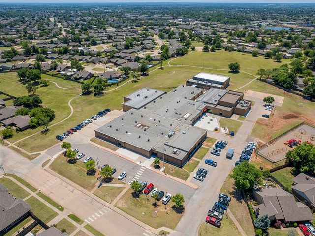 1537 Kingsgate Road, Oklahoma City, OK 73159