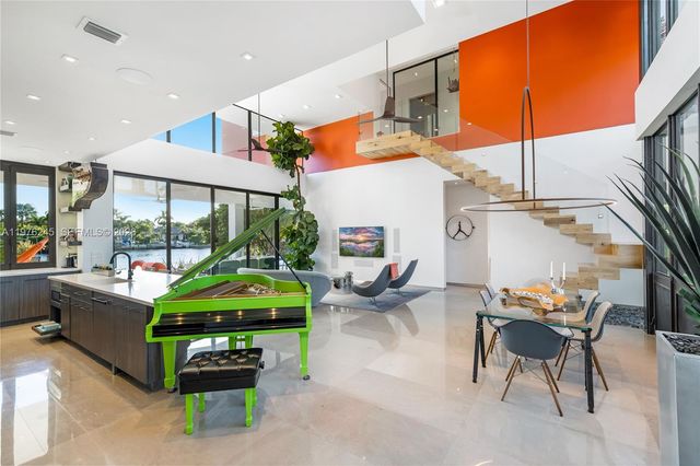 2101 NE 20th Ave, Wilton Manors, FL 33305