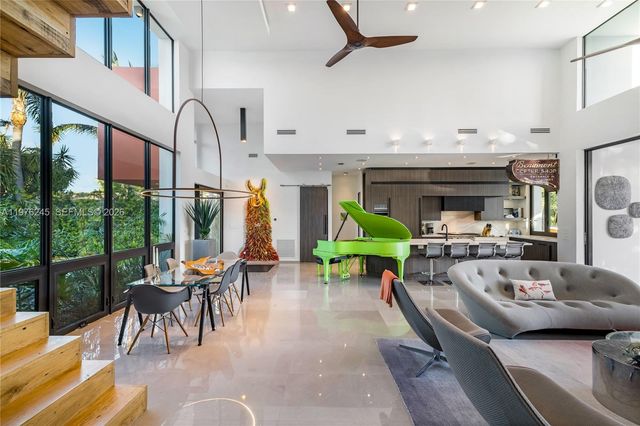 2101 NE 20th Ave, Wilton Manors, FL 33305