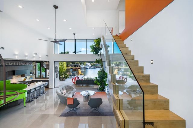 2101 NE 20th Ave, Wilton Manors, FL 33305