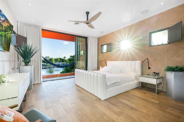 2101 NE 20th Ave, Wilton Manors, FL 33305