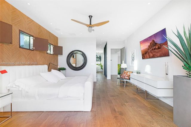 2101 NE 20th Ave, Wilton Manors, FL 33305