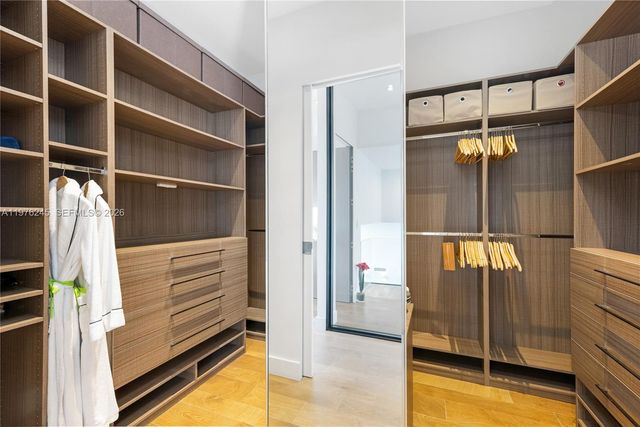 2101 NE 20th Ave, Wilton Manors, FL 33305