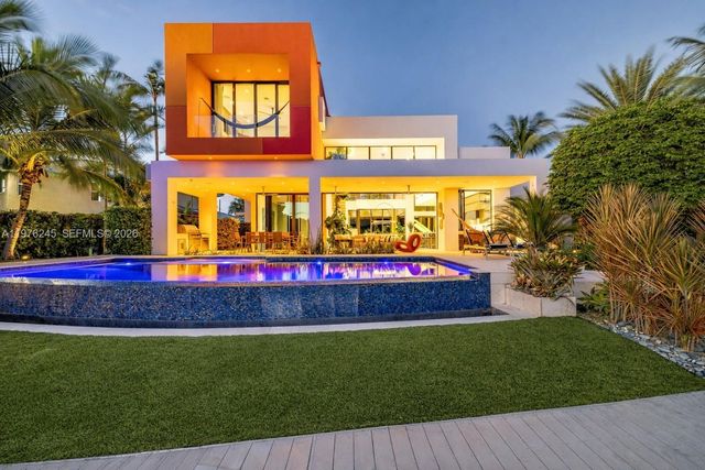 2101 NE 20th Ave, Wilton Manors, FL 33305