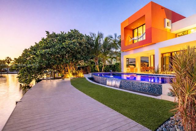 2101 NE 20th Ave, Wilton Manors, FL 33305