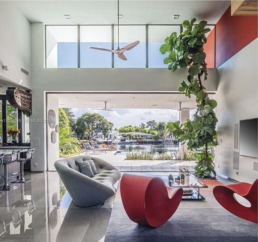 2101 NE 20th Ave, Wilton Manors, FL 33305