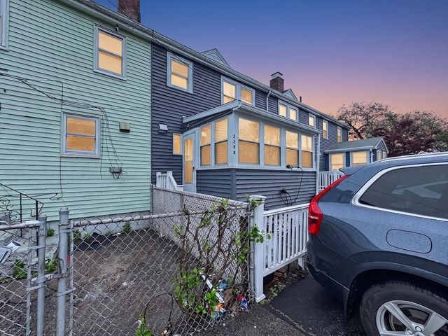 228-B Quincy Shore Dr, Quincy, MA 02171
