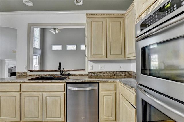 1015 Rowe Oak Circle, Lawrenceville, GA 30043