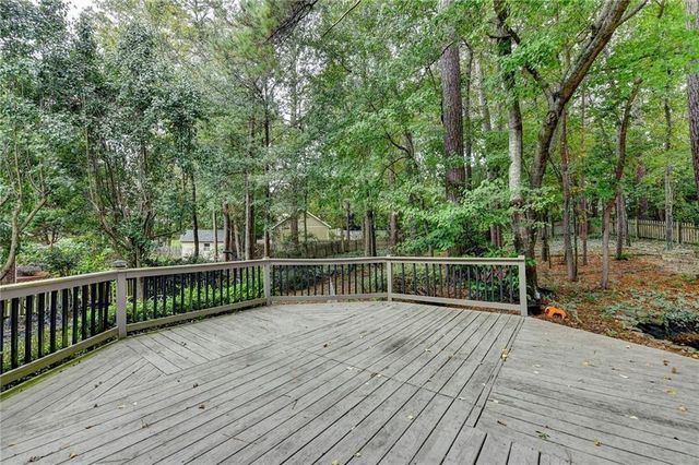 1015 Rowe Oak Circle, Lawrenceville, GA 30043