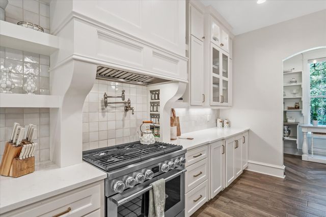 15373 Lakeside Drive, Tyler, TX 75707