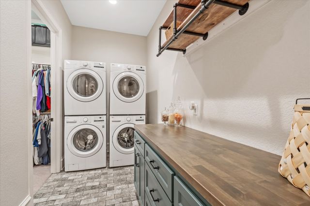 15373 Lakeside Drive, Tyler, TX 75707