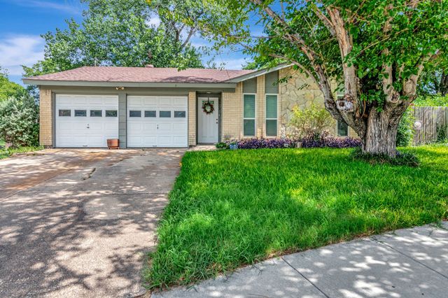 5913 Cathy Court, Watauga, TX 76148