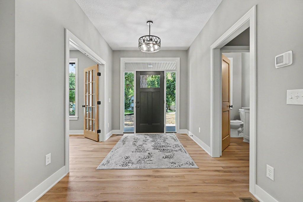 4044 Merriam Road, Minnetonka, MN 55305 — photo 2