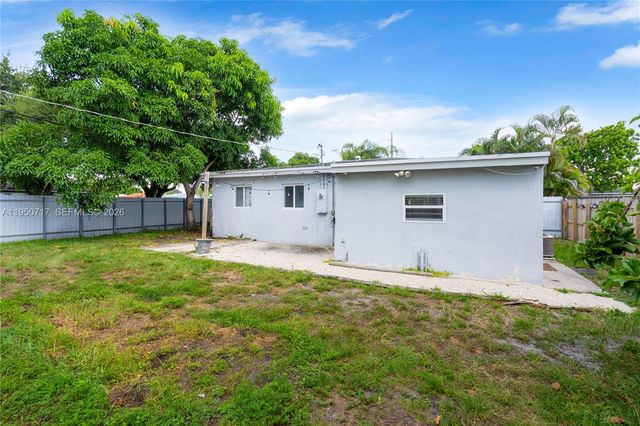 6401 Grant St, Hollywood, FL 33024
