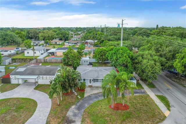 6401 Grant St, Hollywood, FL 33024