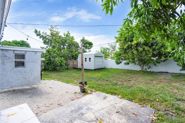 6401 Grant St, Hollywood, FL 33024