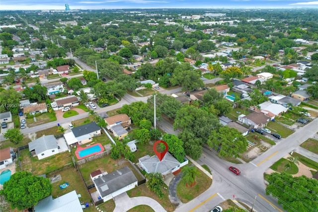 6401 Grant St, Hollywood, FL 33024