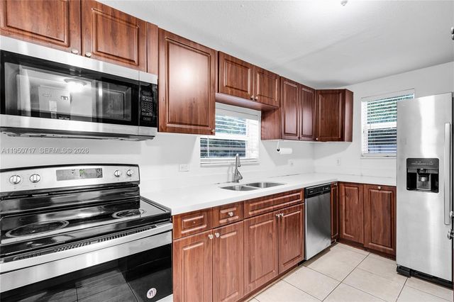 6401 Grant St, Hollywood, FL 33024