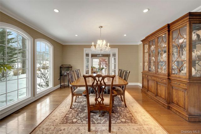 3 Birchbrook Drive, Valhalla, NY 10595