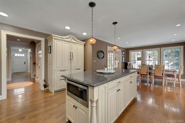 3 Birchbrook Drive, Valhalla, NY 10595