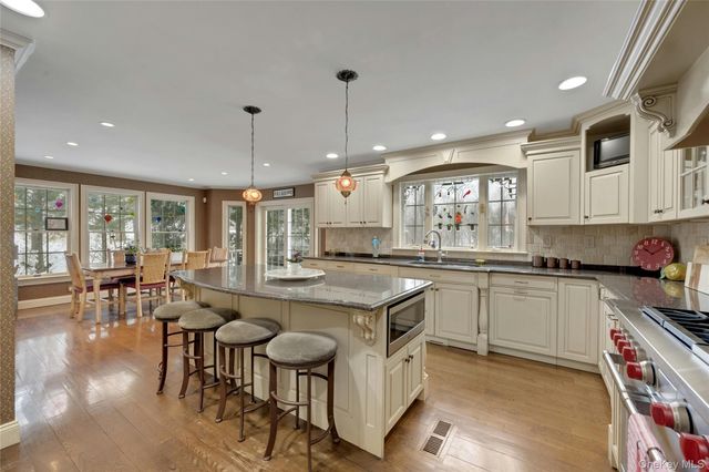 3 Birchbrook Drive, Valhalla, NY 10595