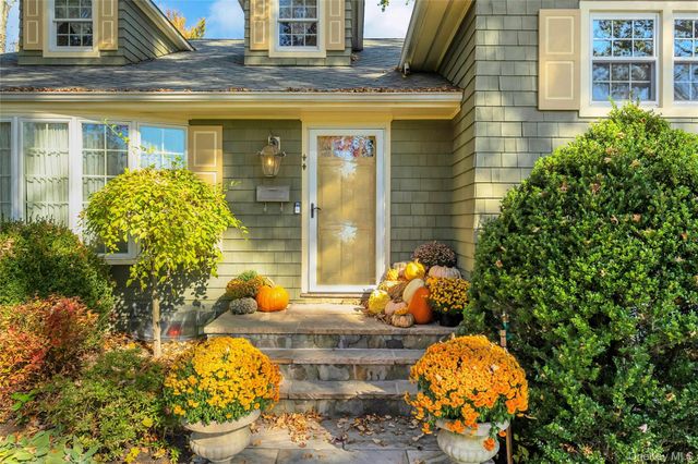 3 Birchbrook Drive, Valhalla, NY 10595