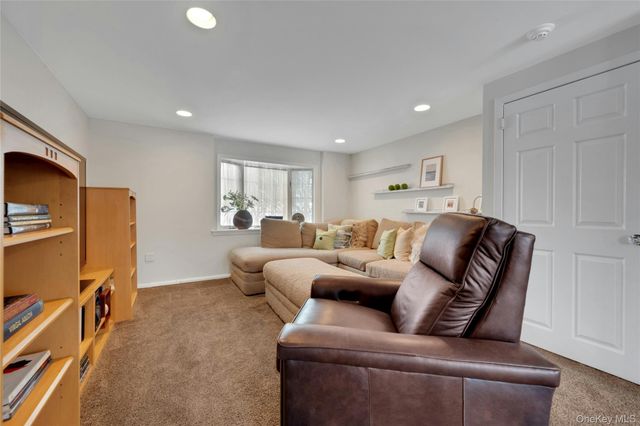 3 Birchbrook Drive, Valhalla, NY 10595