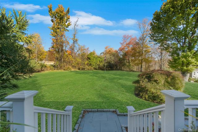 3 Birchbrook Drive, Valhalla, NY 10595