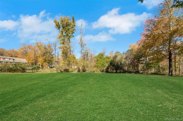 3 Birchbrook Drive, Valhalla, NY 10595