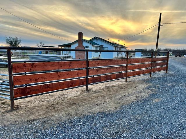 10137 Pioneer, Oakdale, CA 95361