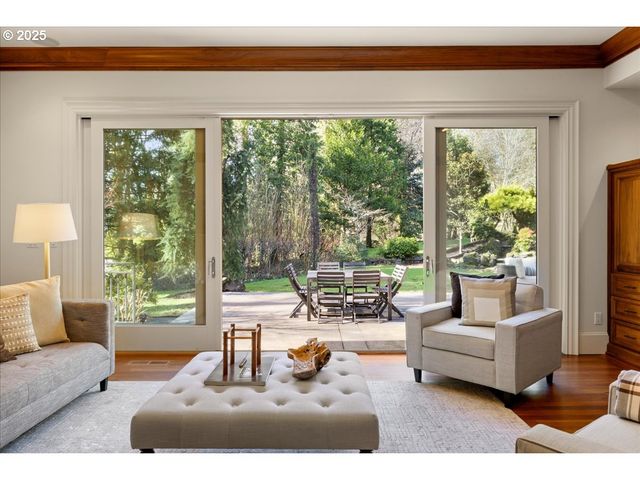 5815 Sw PATTON Rd, Portland, OR 97221