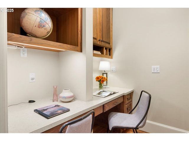 5815 Sw PATTON Rd, Portland, OR 97221