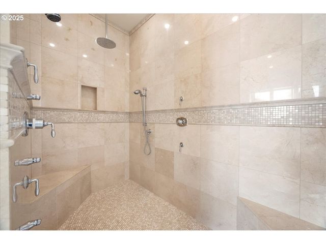 5815 Sw PATTON Rd, Portland, OR 97221