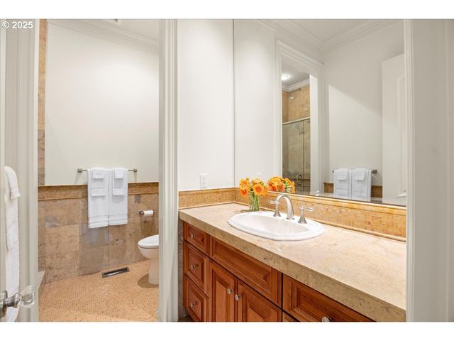 5815 Sw PATTON Rd, Portland, OR 97221