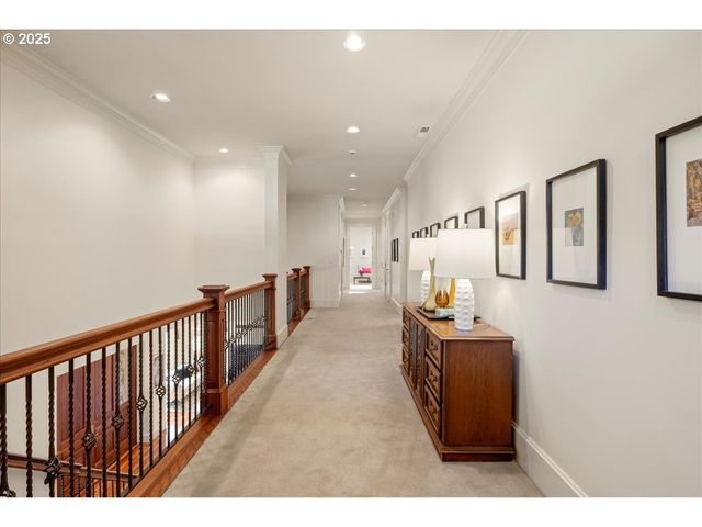 5815 Sw PATTON Rd, Portland, OR 97221