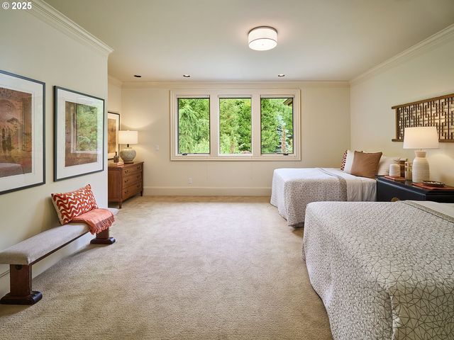 5815 Sw PATTON Rd, Portland, OR 97221