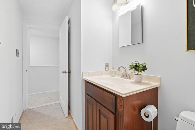 11005 BARTON HILL CT, Reston, VA 20191