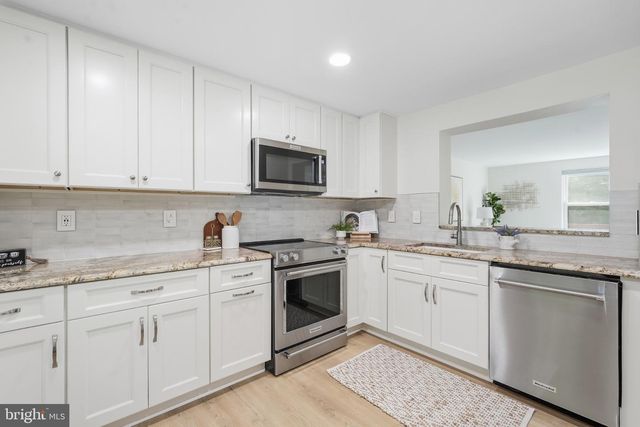 11005 BARTON HILL CT, Reston, VA 20191