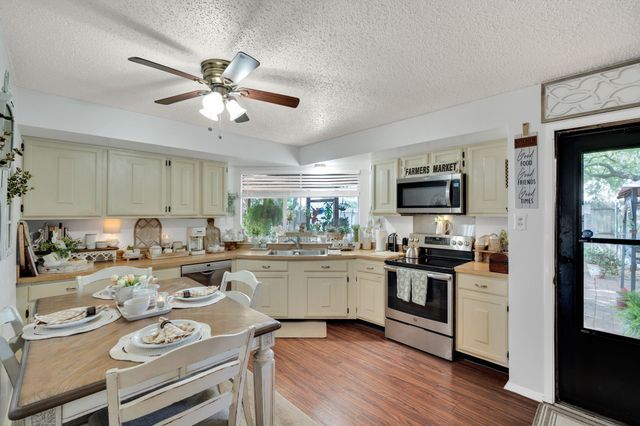 2902 Green Oaks Drive, Garland, TX 75040