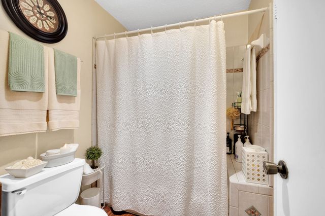 2902 Green Oaks Drive, Garland, TX 75040